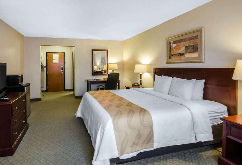 Отель Quality Inn