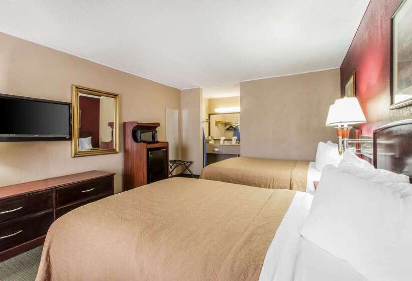 호텔 Quality Inn
