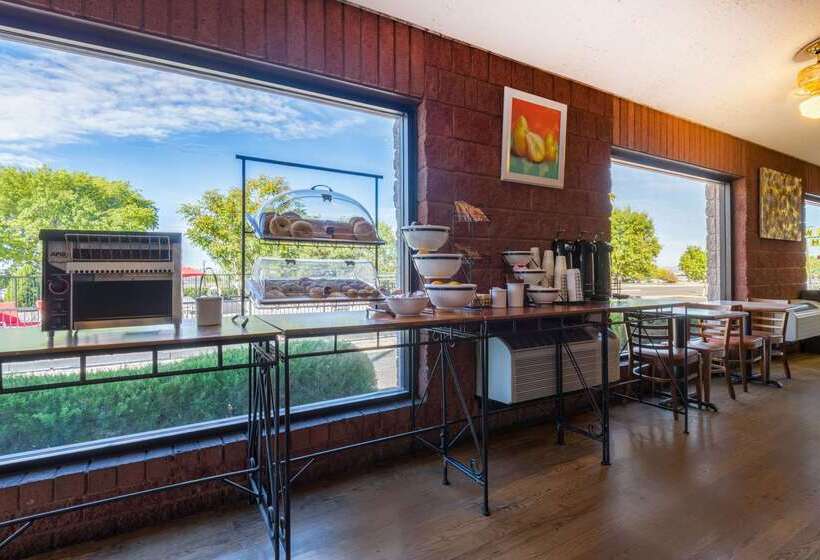 هتل Ramada By Wyndham Albuquerque Airport