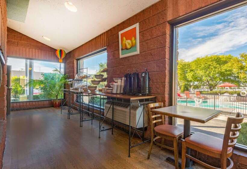 ホテル Ramada By Wyndham Albuquerque Airport