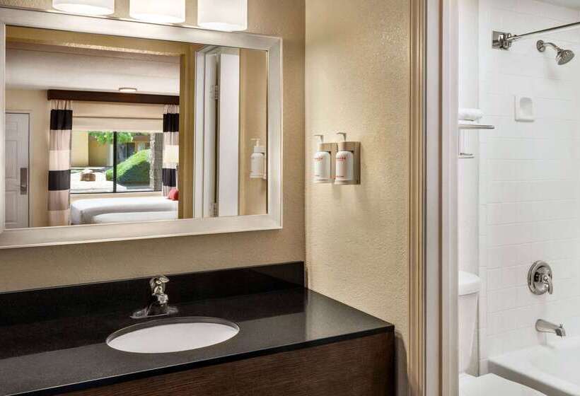 ホテル Ramada By Wyndham Albuquerque Airport