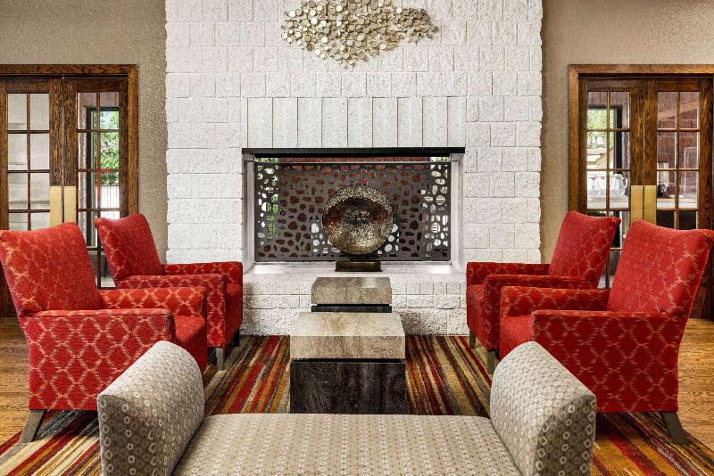 هتل Ramada By Wyndham Albuquerque Airport