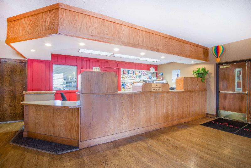 ホテル Ramada By Wyndham Albuquerque Airport