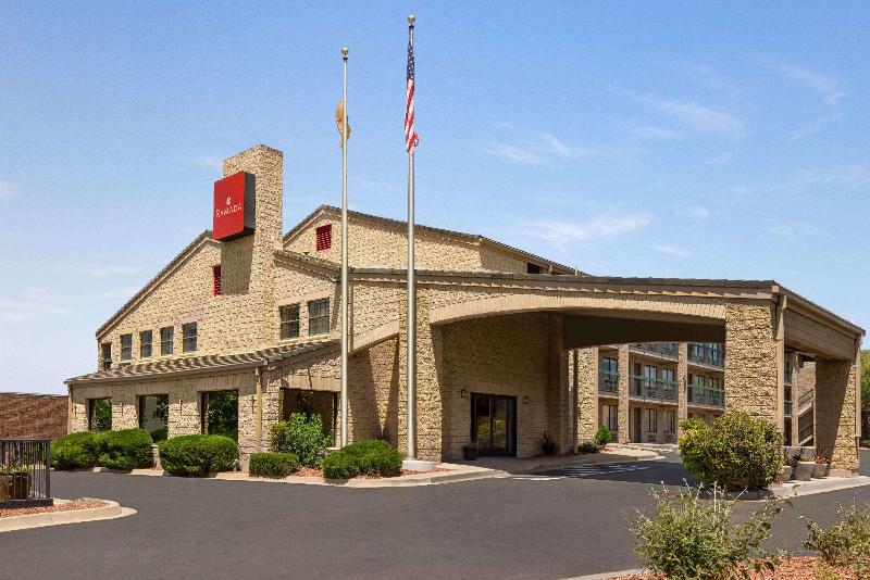 ホテル Ramada By Wyndham Albuquerque Airport