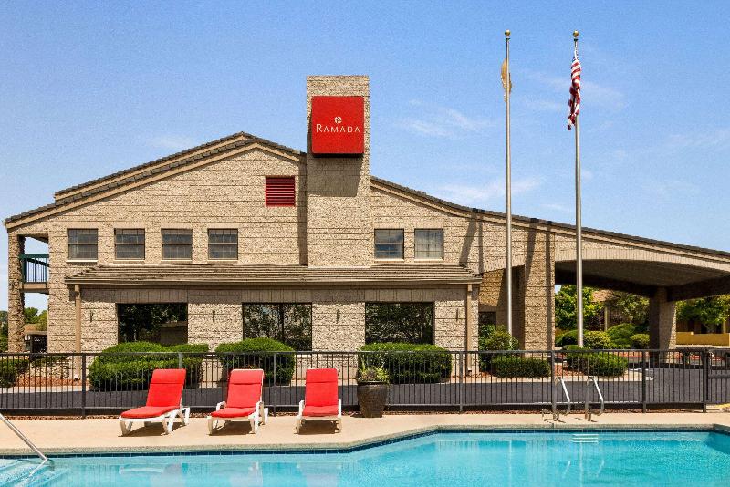 ホテル Ramada By Wyndham Albuquerque Airport