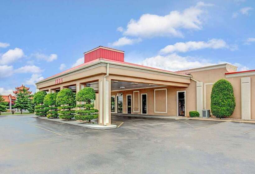 فندق Ramada By Wyndham Murfreesboro