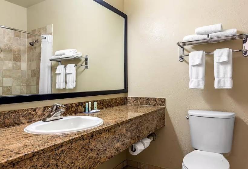 בית מלון כפרי Ramada Suites By Wyndham San Diego