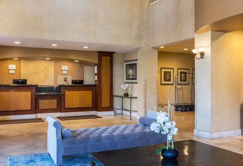 هتل Ramada Suites By Wyndham San Diego