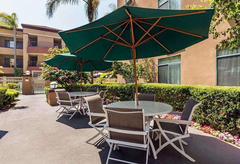בית מלון כפרי Ramada Suites By Wyndham San Diego