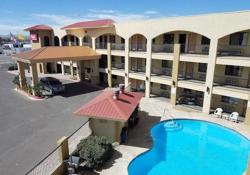 Отель Red Roof Inn Albuquerque Midtown