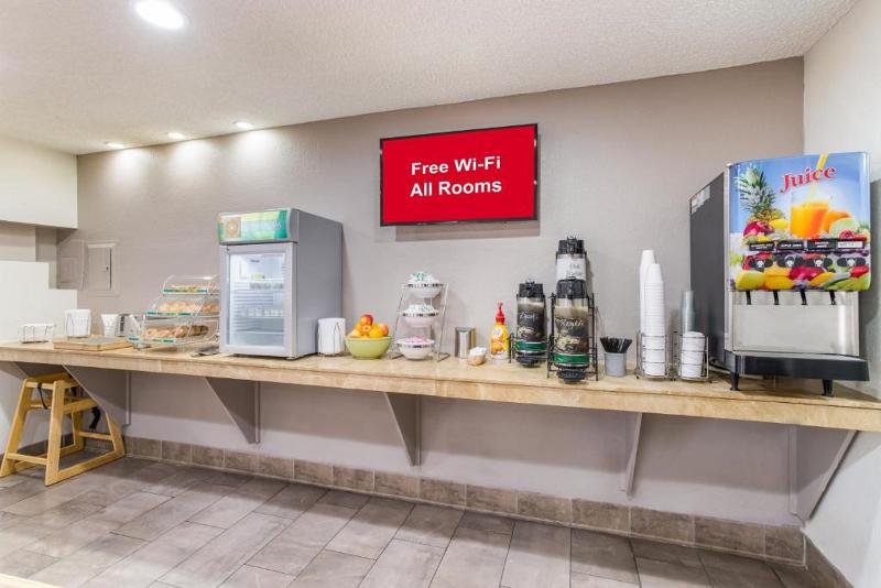 Отель Red Roof Inn Albuquerque Midtown