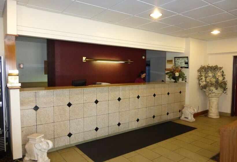 هتل Red Roof Inn Montgomery  Midtown