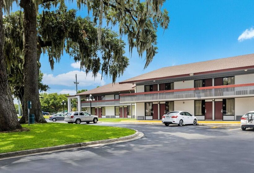 Отель Red Roof Inn Savannah  Southside/midtown