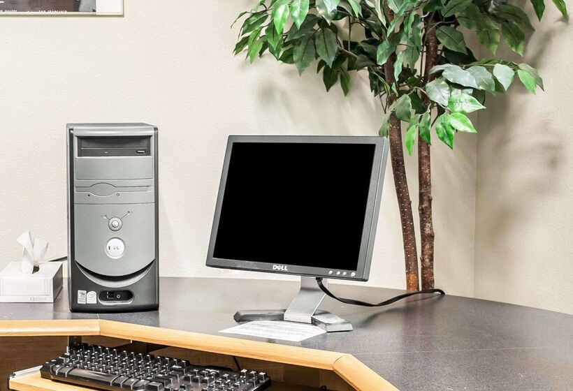 هتل Rodeway Inn & Suites Spokane Valley