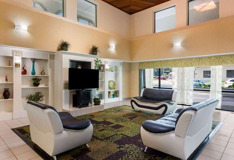 فندق Rodeway Inn At Fort Lee