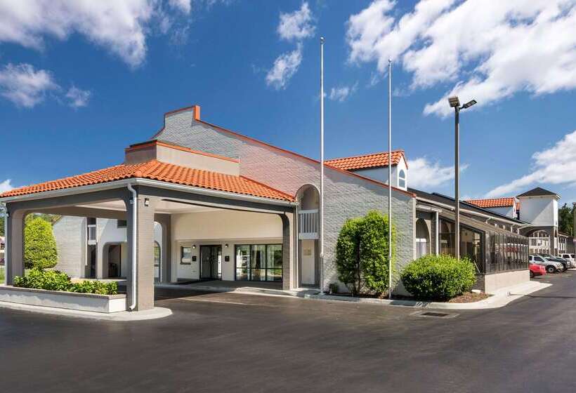 فندق Rodeway Inn At Fort Lee