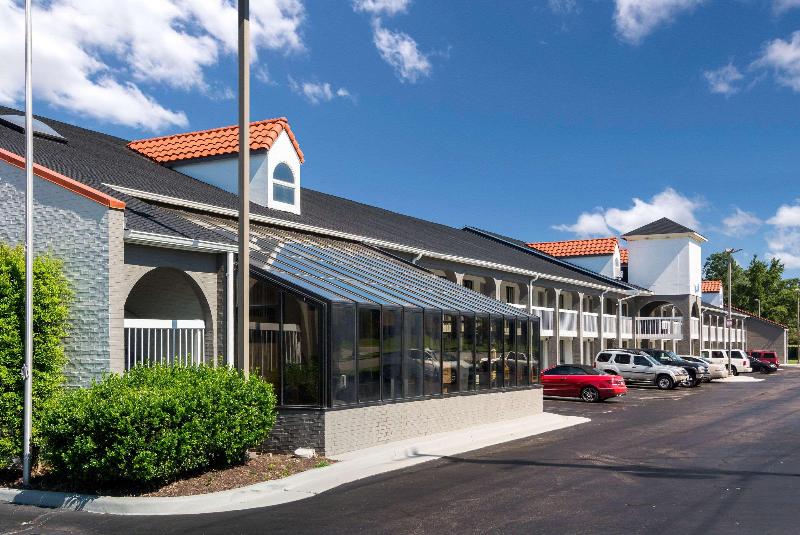 فندق Rodeway Inn At Fort Lee