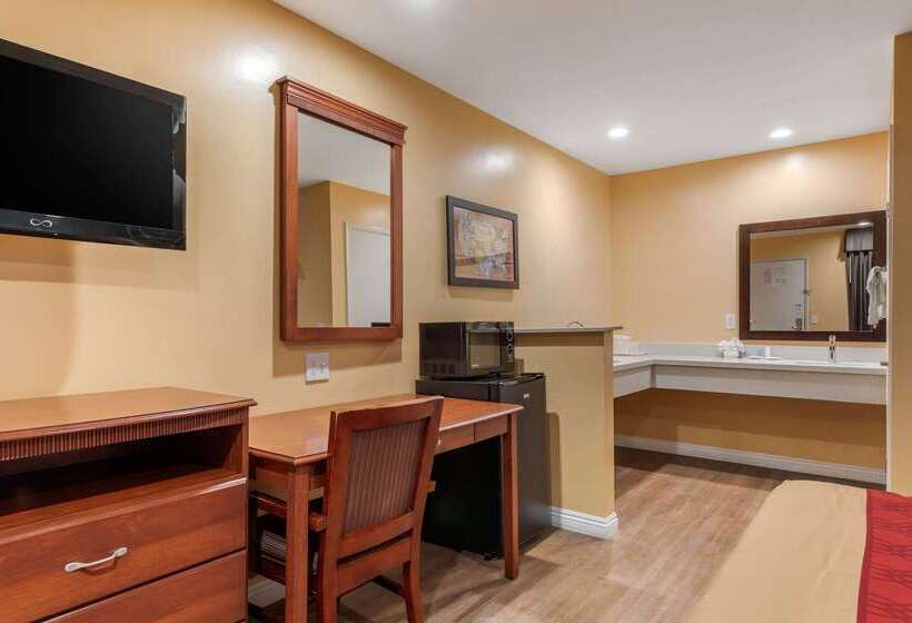 בית מלון כפרי Rodeway Inn Carson  Los Angeles South