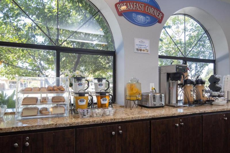 בית מלון כפרי Rodeway Inn Milpitas Near Great Mall