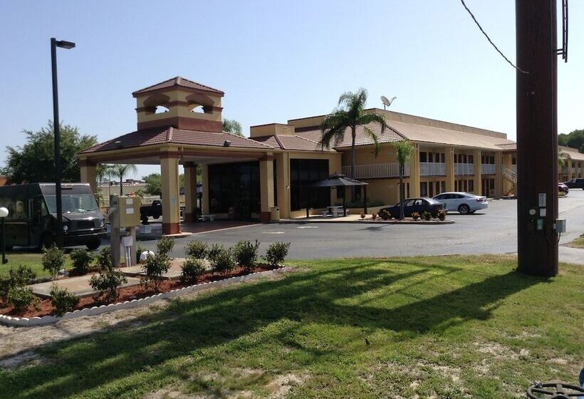 فندق Rodeway Inn Port Richey North