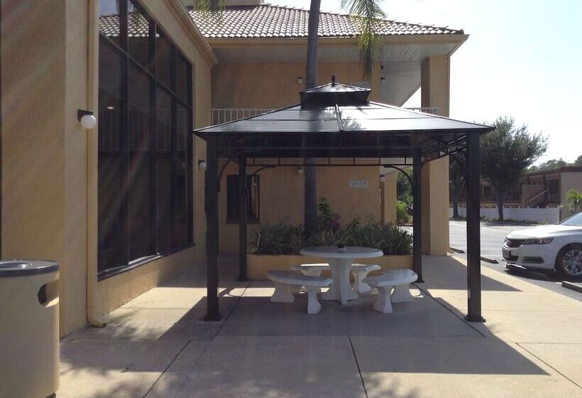 فندق Rodeway Inn Port Richey North