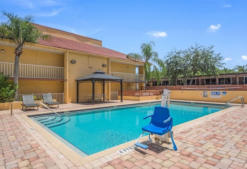 فندق Rodeway Inn Port Richey North