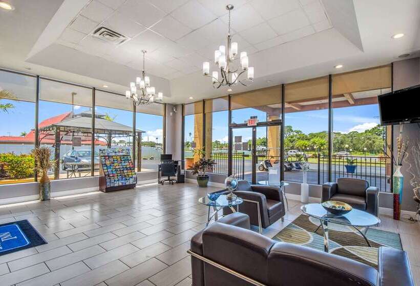فندق Rodeway Inn Port Richey North