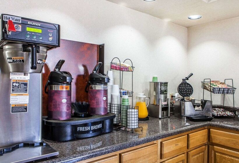 فندق Rodeway Inn