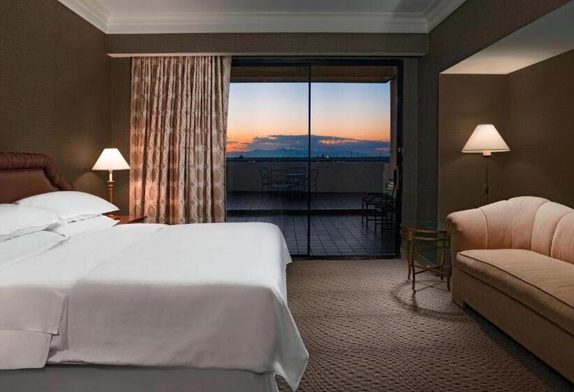 هتل Sheraton Crescent