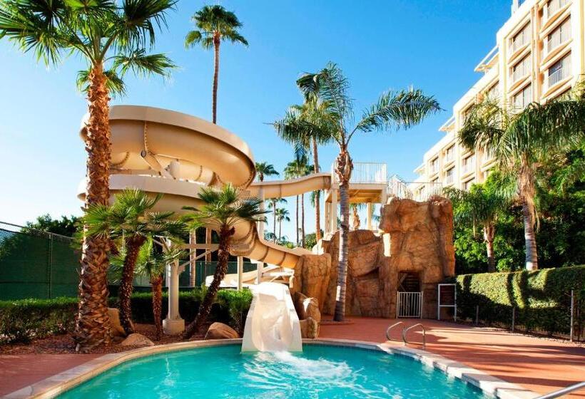 هتل Sheraton Crescent