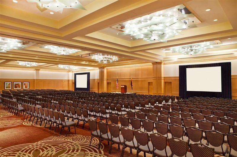 هتل Sheraton Crescent