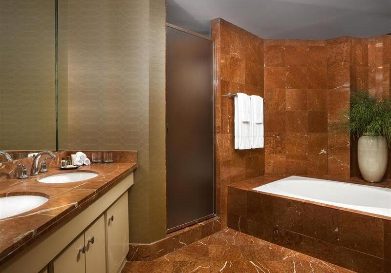 هتل Sheraton Crescent