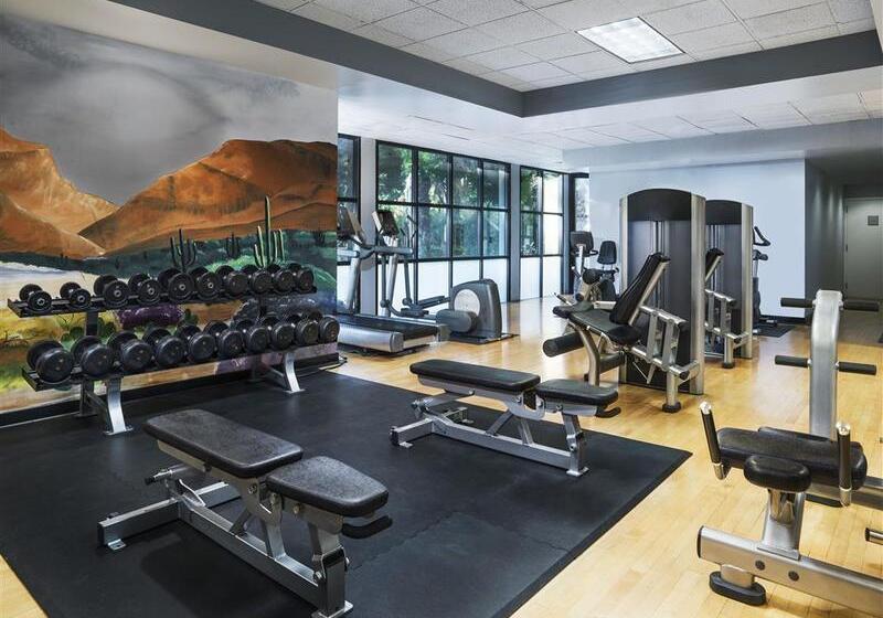 هتل Sheraton Crescent