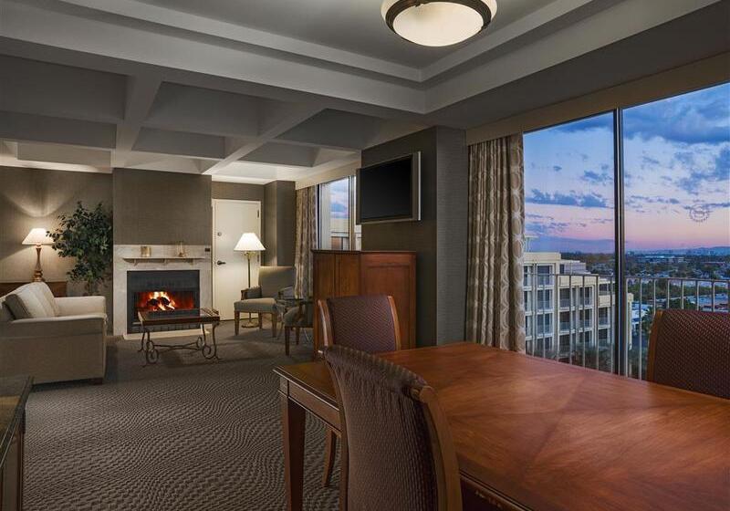 هتل Sheraton Crescent