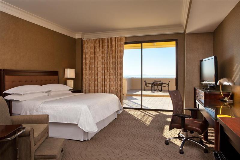 هتل Sheraton Crescent