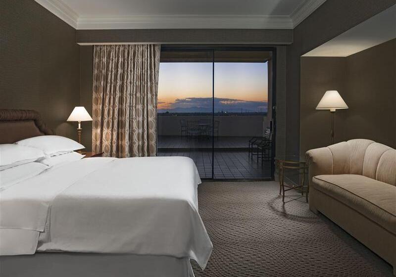 هتل Sheraton Crescent