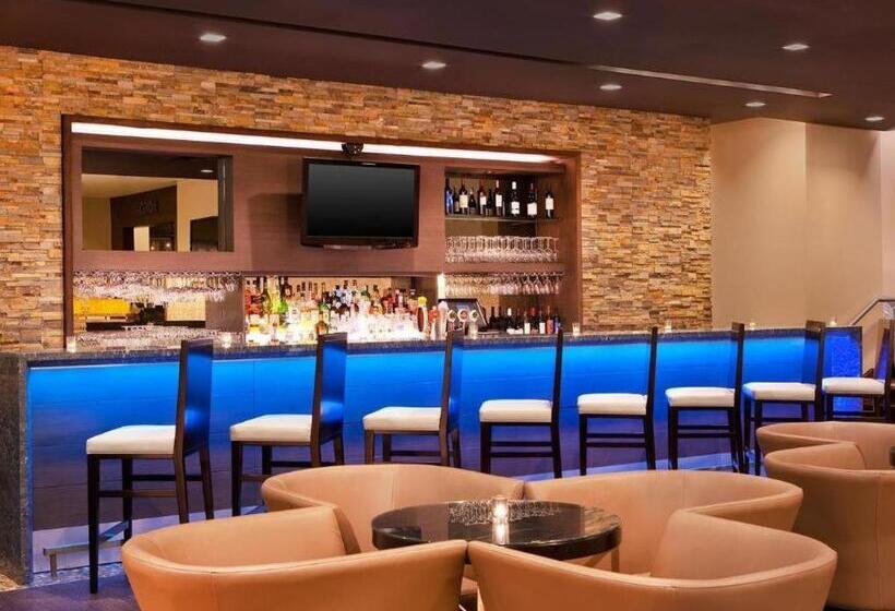 هتل Sheraton Crescent