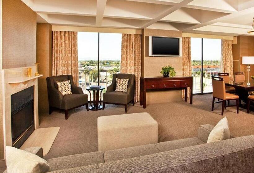 هتل Sheraton Crescent