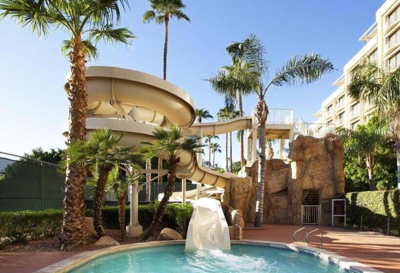 هتل Sheraton Crescent