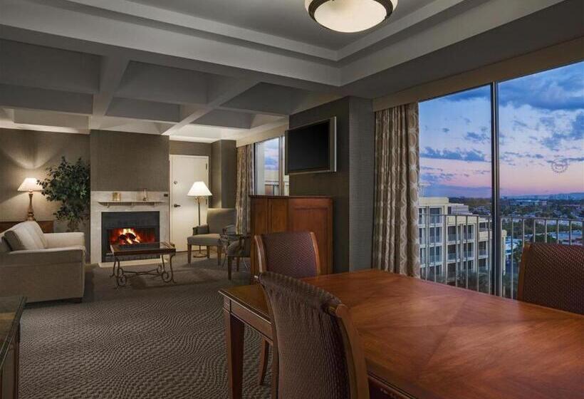 هتل Sheraton Crescent