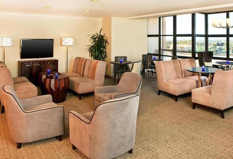 هتل Sheraton Crescent