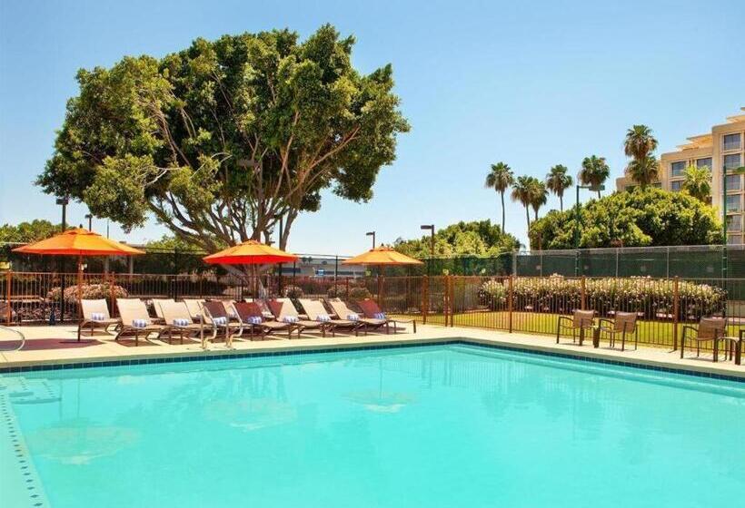 هتل Sheraton Crescent