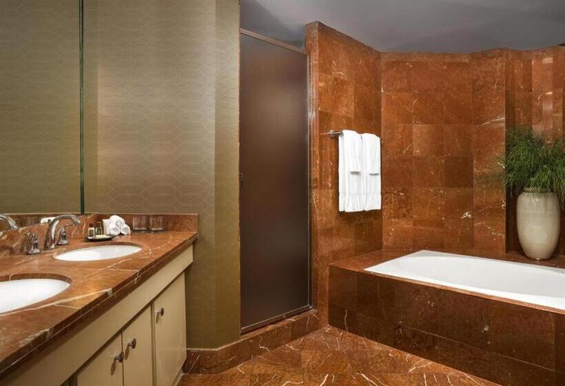 هتل Sheraton Crescent