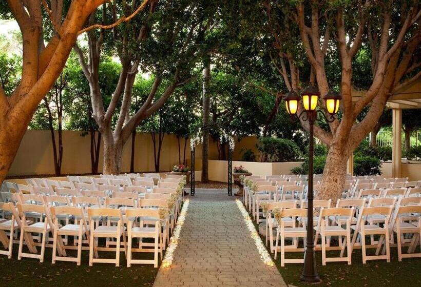 هتل Sheraton Crescent