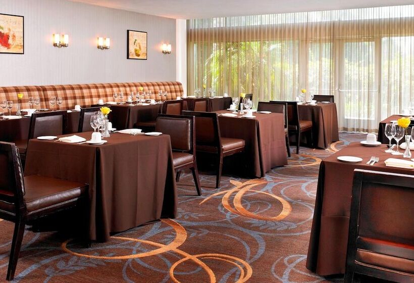 فندق Sheraton Ontario Airport