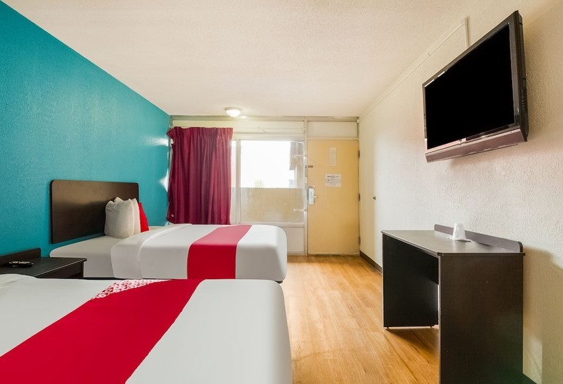 ホテル St. Louis Lambert Airport