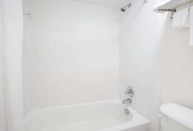 호텔 Super 8 By Wyndham Augusta