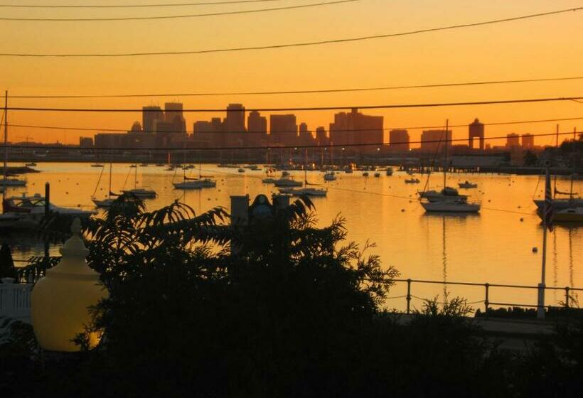 فندق The Inn At Crystal Cove On Boston Harbor