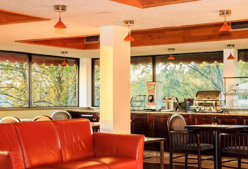 בית מלון כפרי The View Inn & Suites Bethlehem / Allentown / Lehigh Airport