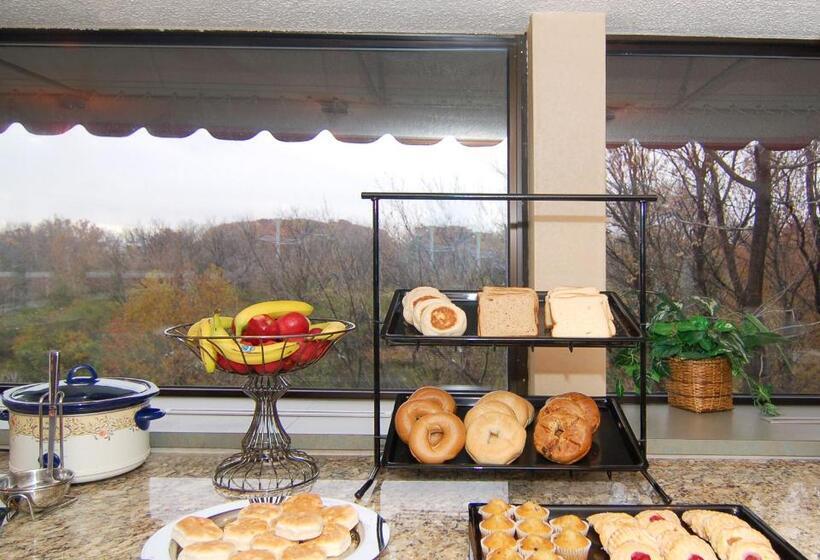 בית מלון כפרי The View Inn & Suites Bethlehem / Allentown / Lehigh Airport